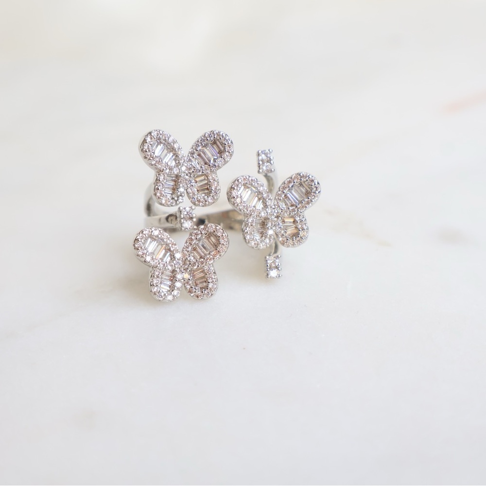 Elegant Silver Butterfly Ring
